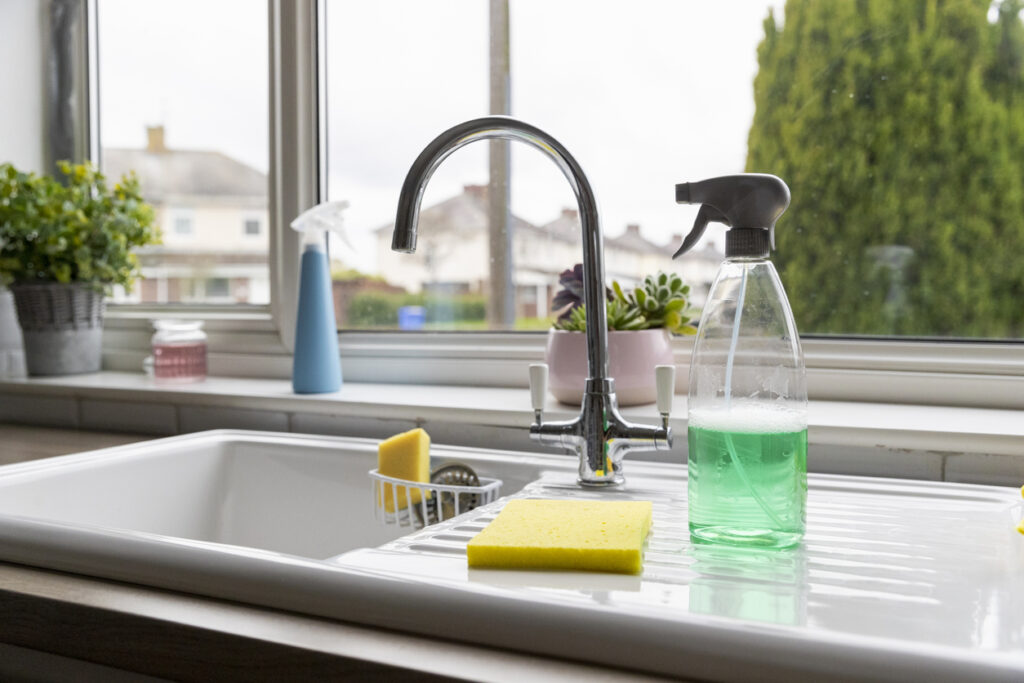 How to Use a Squeegee to Clean Your Countertop 